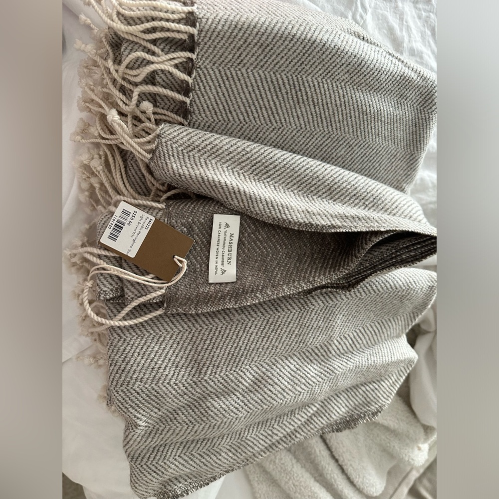 NWT MASHBURN cashmere throw